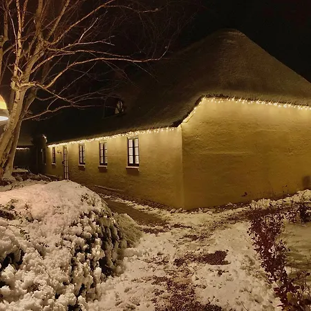 Mindedalen - Idyl Taet Pa Alt Og Helt I Fred